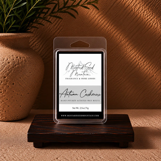 Autumn Cashmere wax melts with fragrance notes of autumn air, warm amber, cashmere, sandalwood and soft musk